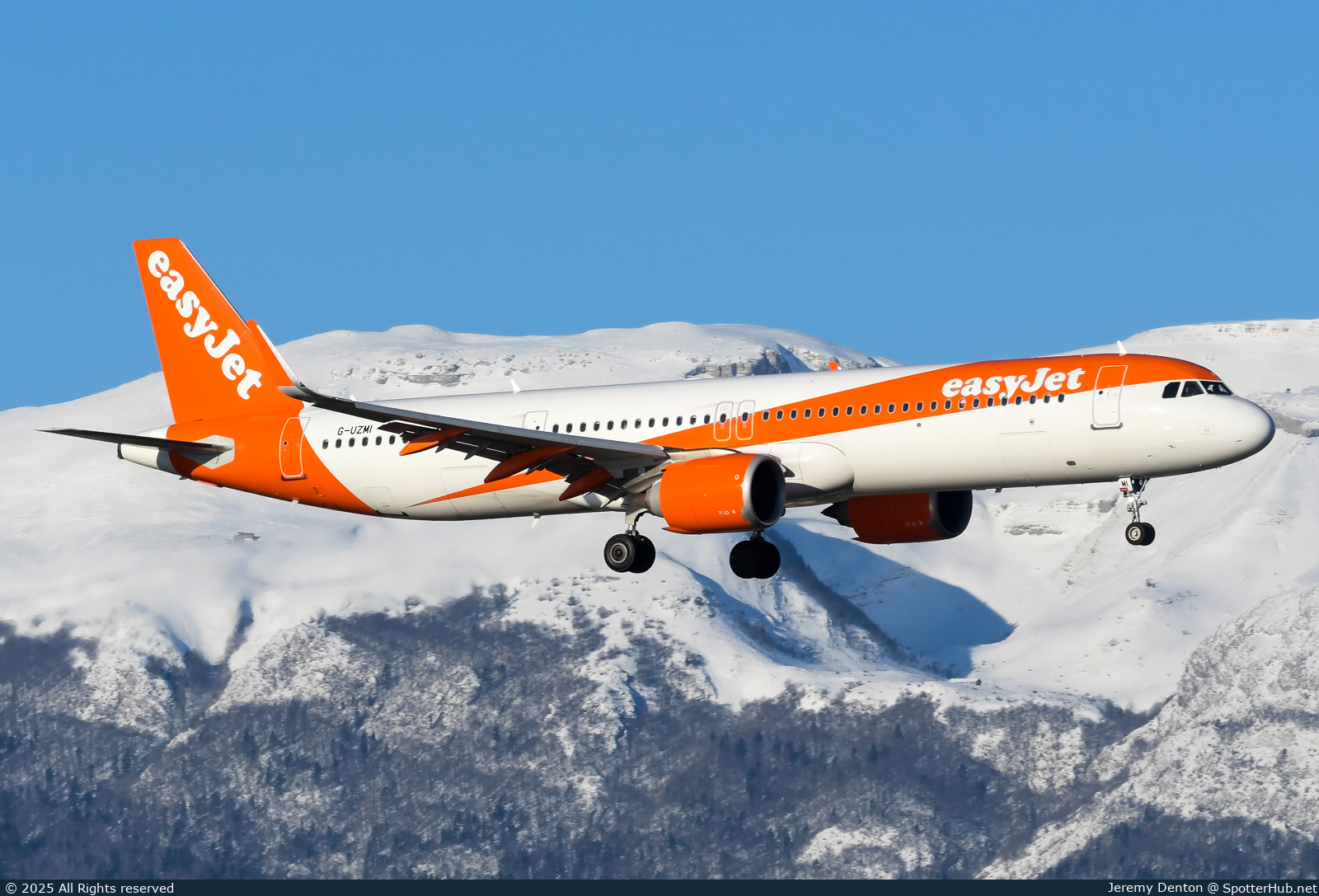 Photo of G-UZMI - Airbus A321-251NX operated by easyJet