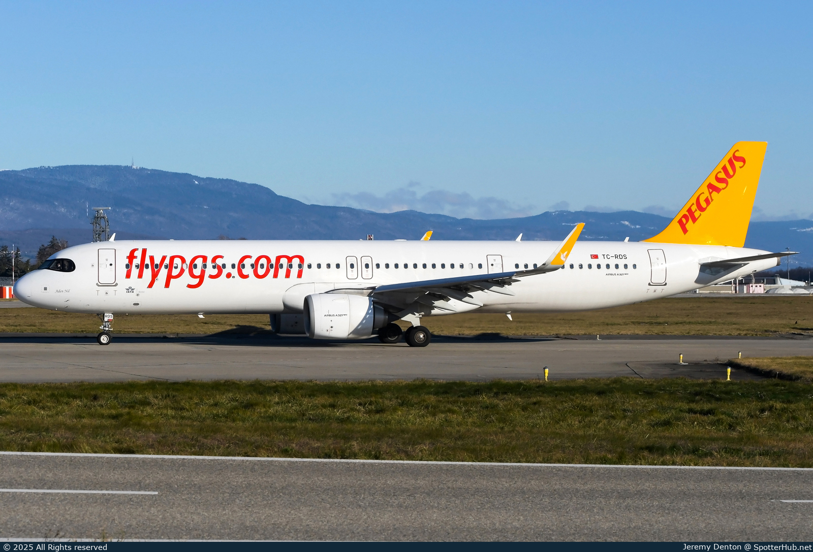 Photo of TC-RDS - Airbus A321-251NX operated by Pegasus Airlines