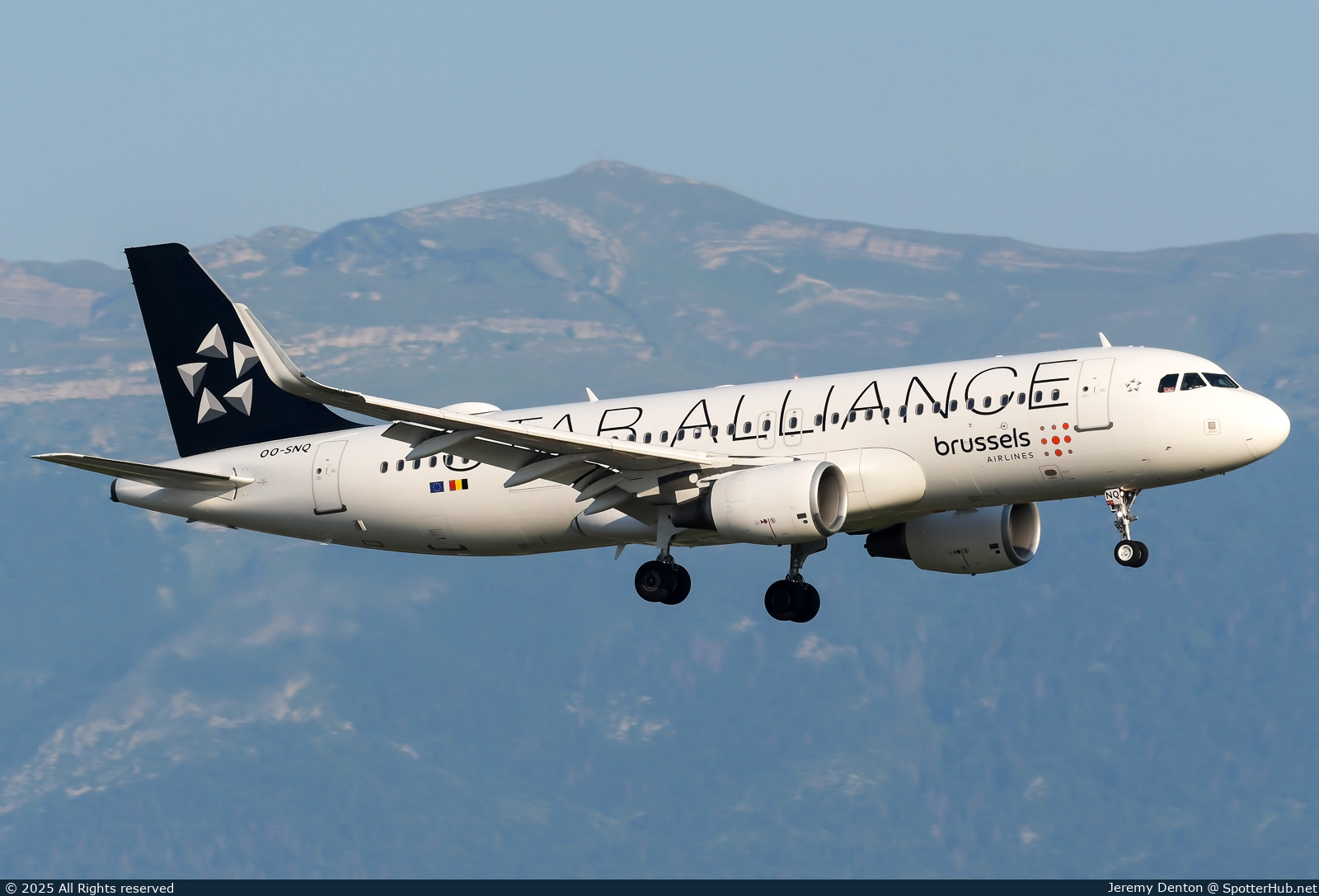 Photo of OO-SNQ - Airbus A320-214 operated by Brussels Airlines