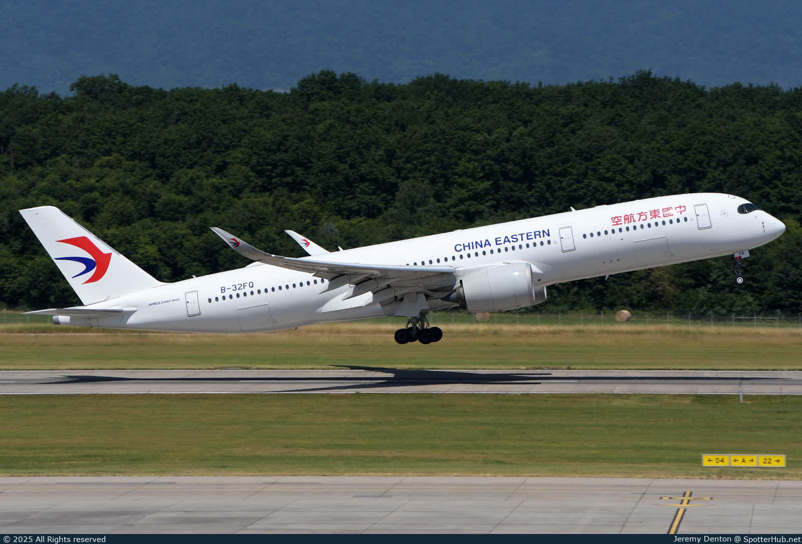 Photo of B-32FQ - Airbus A350-941 operated by China Eastern Airlines