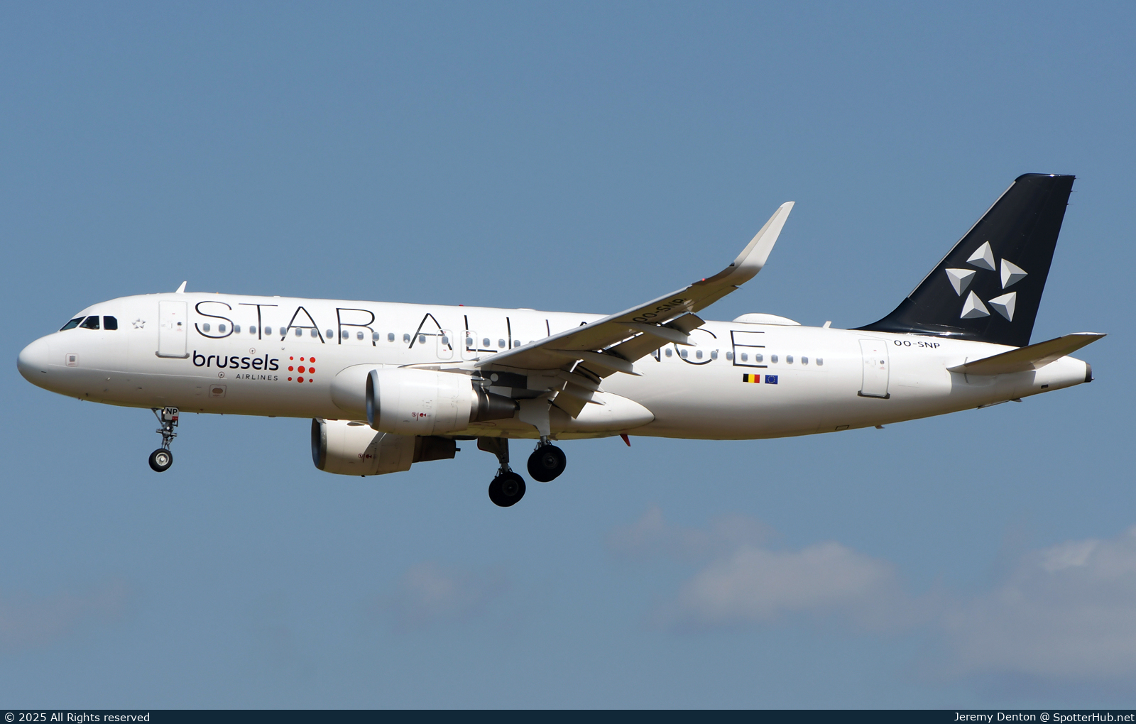 Photo of OO-SNP - Airbus A320-214 operated by Brussels Airlines