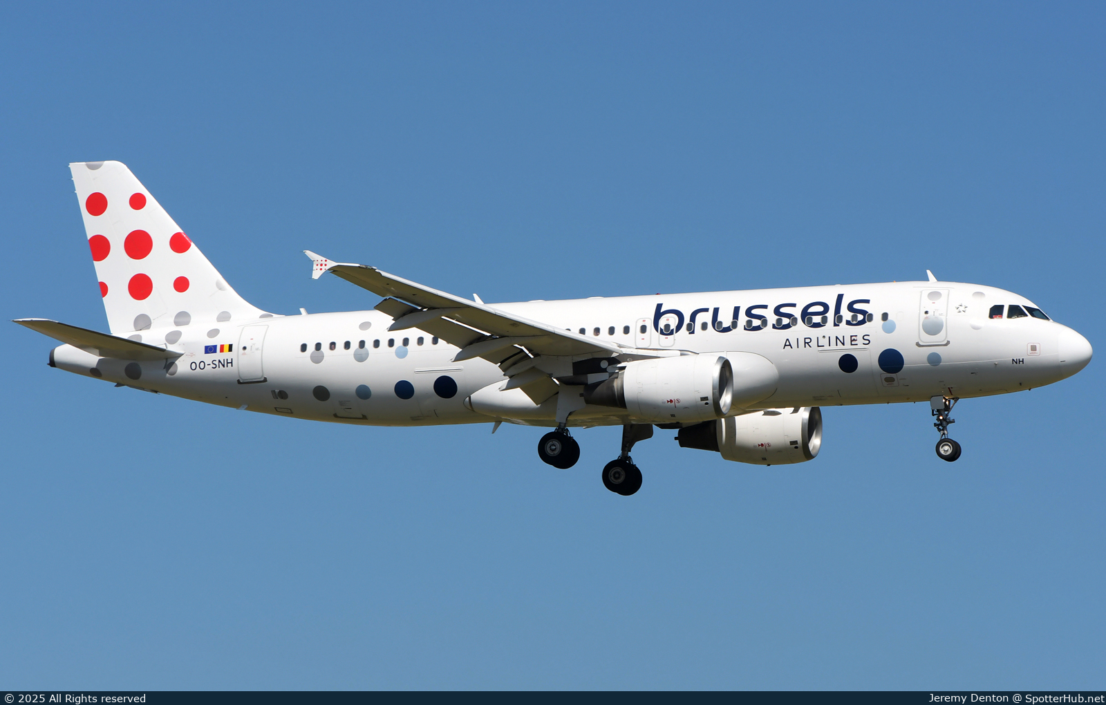 Photo of OO-SNH - Airbus A320-214 operated by Brussels Airlines