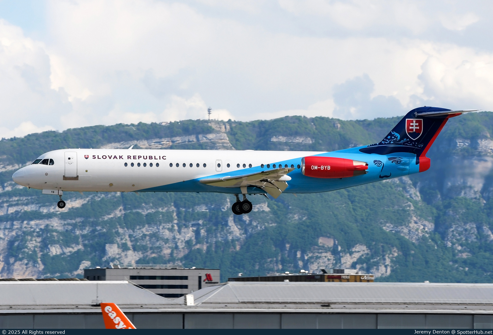 Photo of OM-BYB - Fokker 100 operated by Government of Slovakia