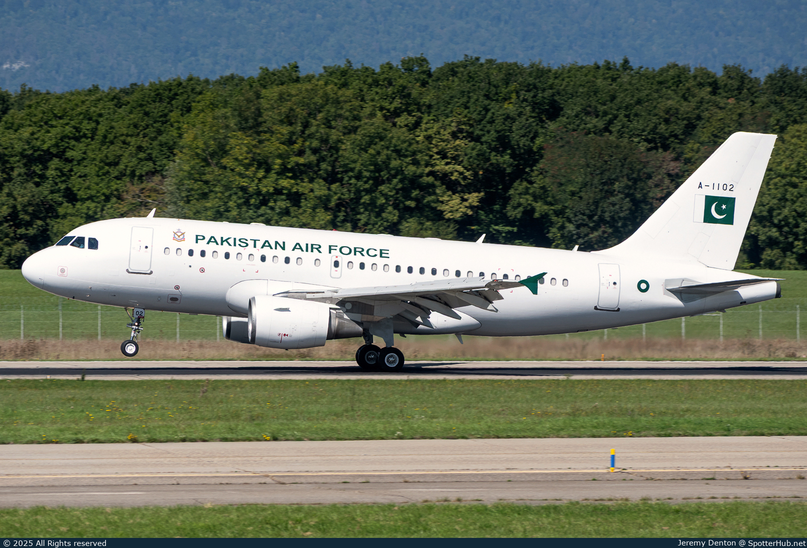 Photo of A-1102 - Airbus A319-112 operated by Pakistan Air Force