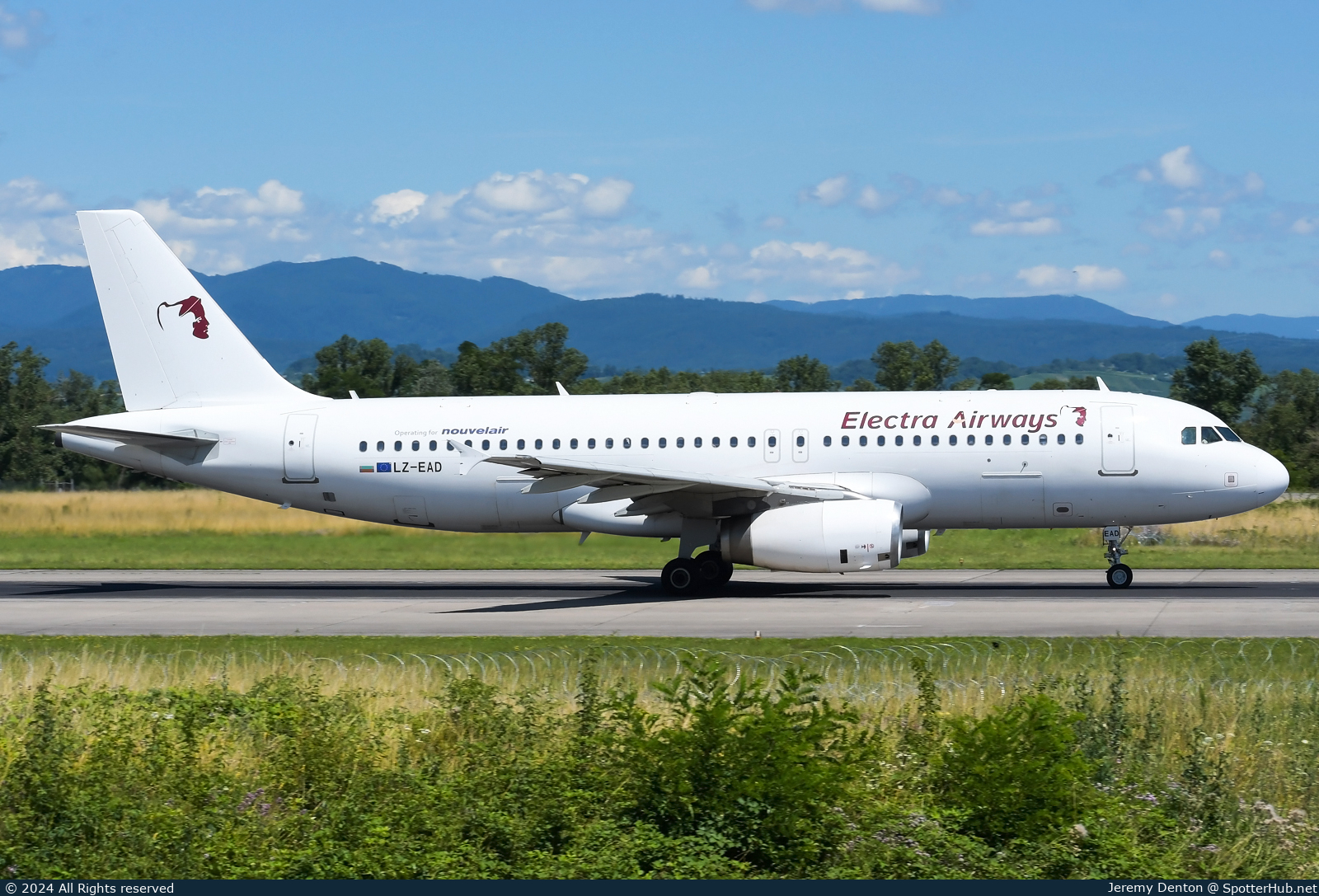 Photo of LZ-EAD - Airbus A320-232 operated by Electra Airways