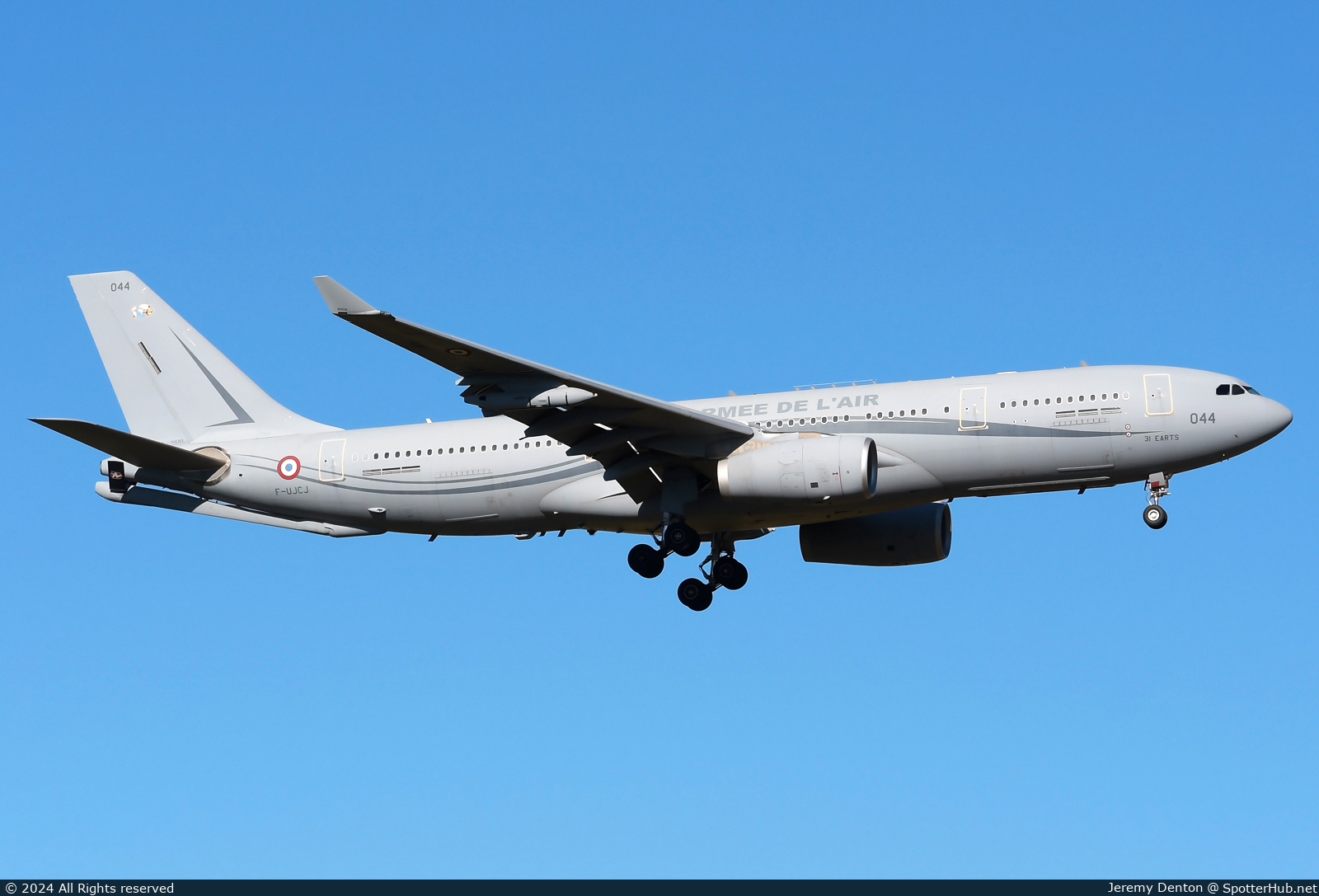 Photo of F-UJCJ - Airbus A330-243(MRTT) operated by French Air Force