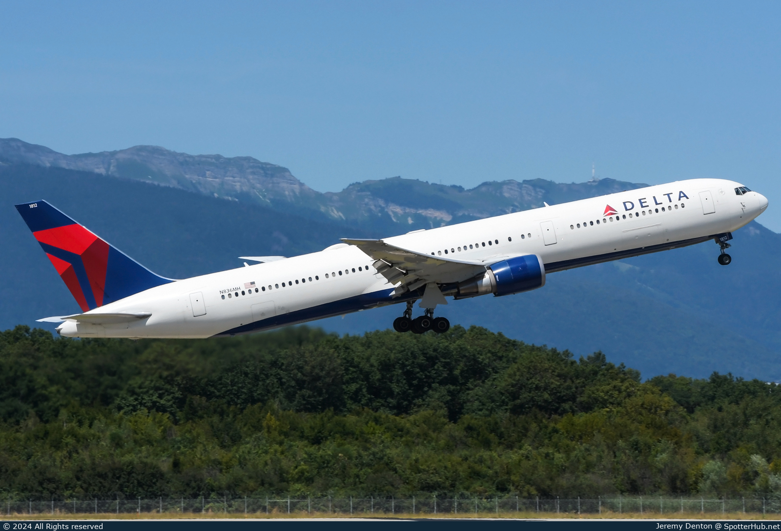 Photo of N836MH - Boeing 767-432(ER) operated by Delta Air Lines