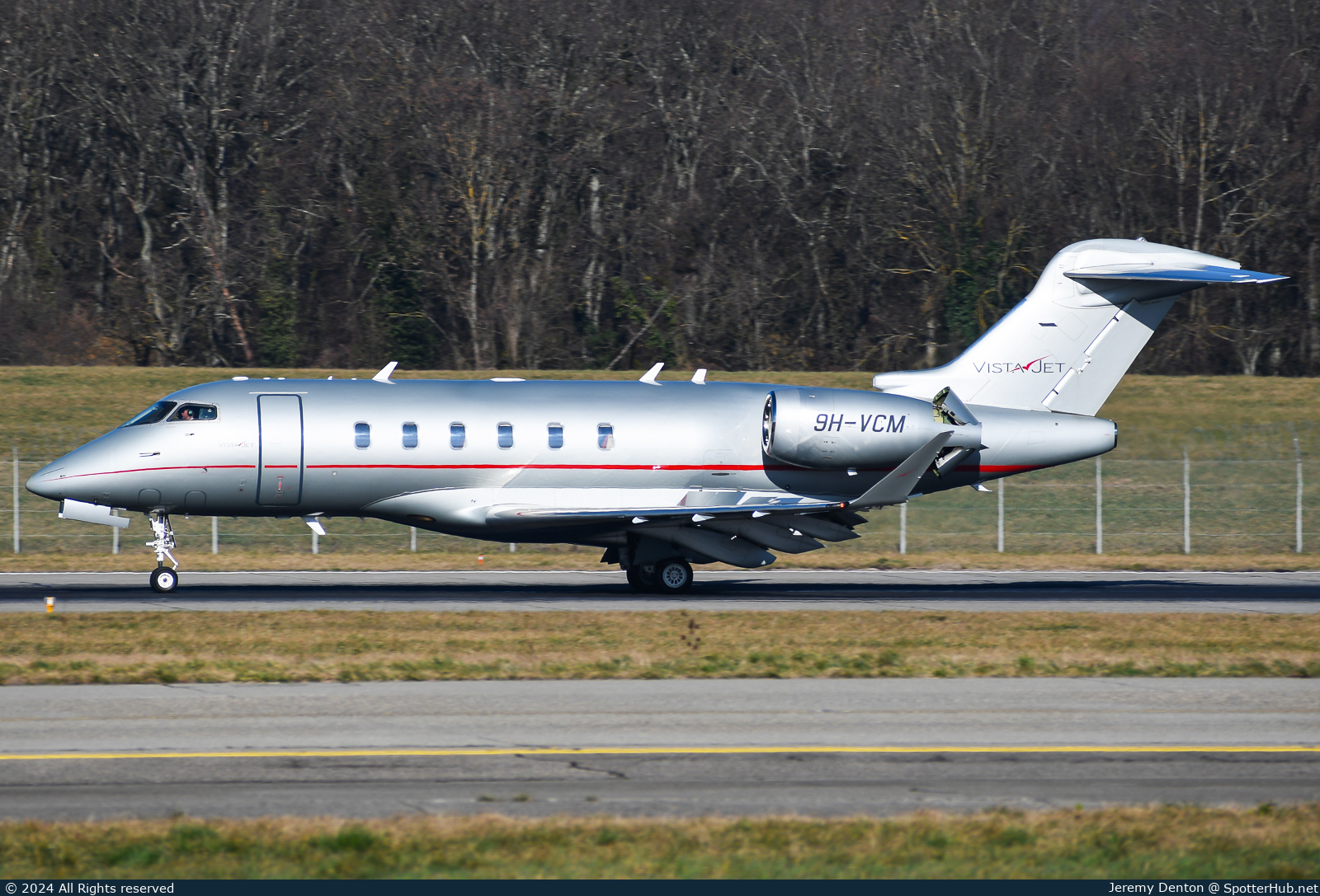 Photo of 9H-VCM - Bombardier Challenger 350 operated by VistaJet