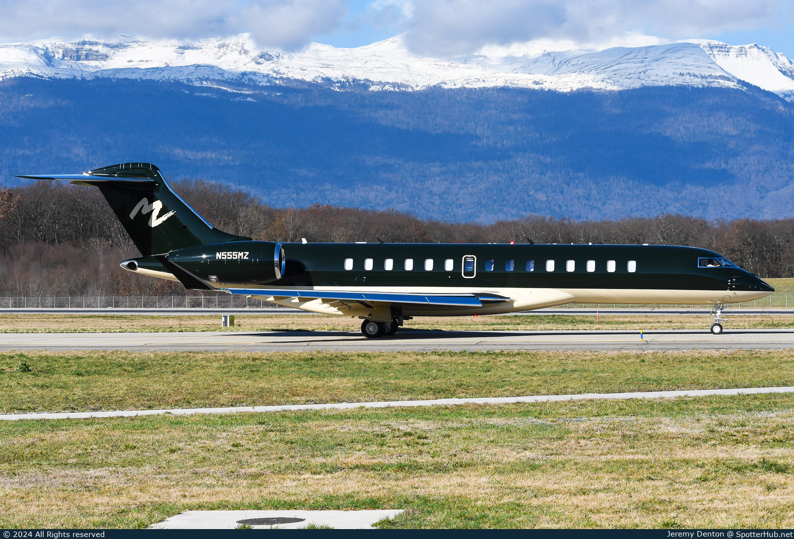 Photo of N555MZ - Bombardier Global 7500 operated by Phenix Jet