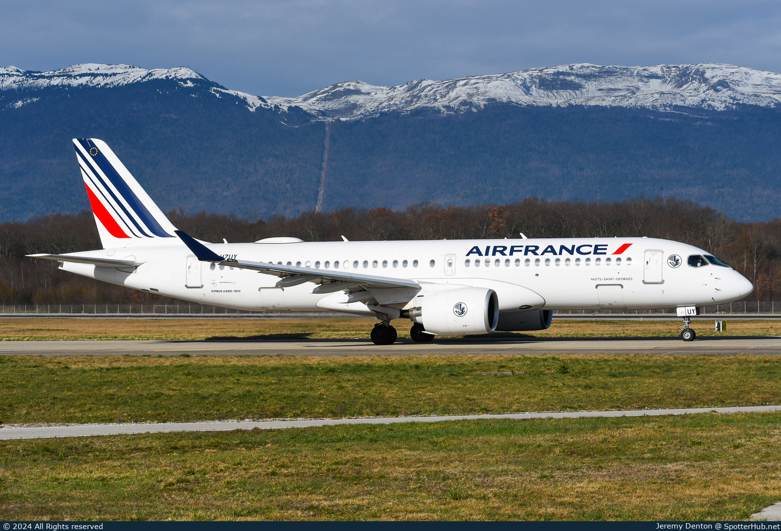 Photo of F-HZUY - Airbus A220-300 operated by Air France