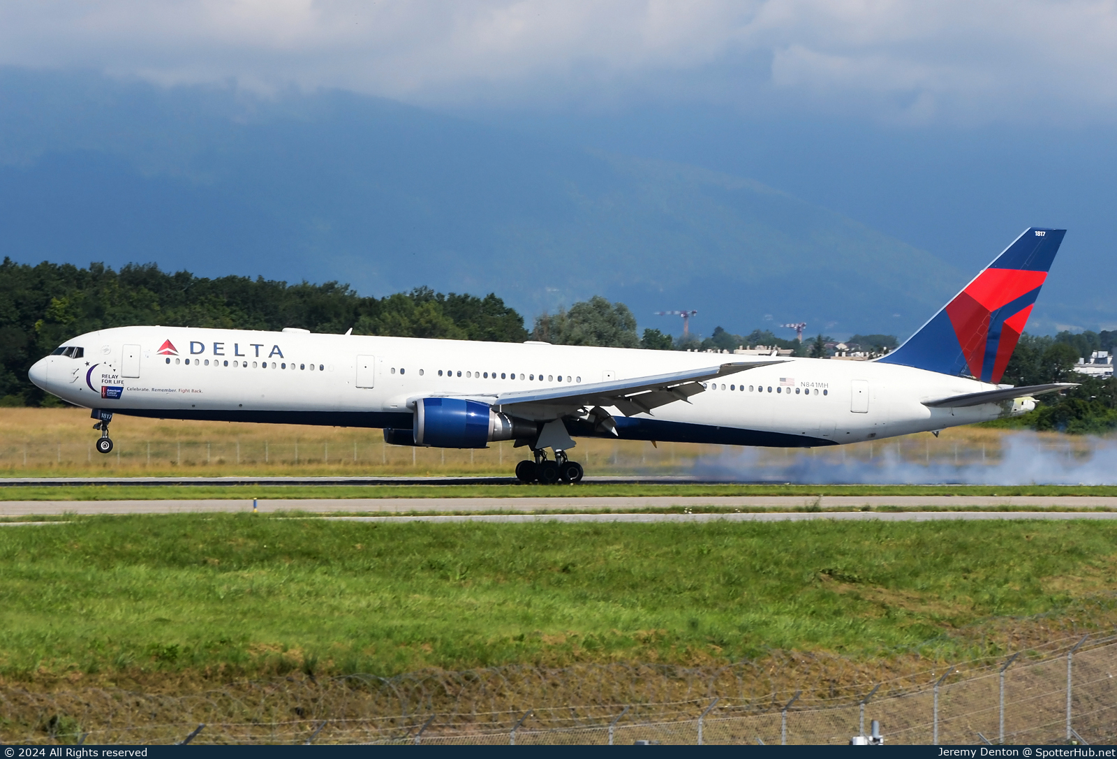 Photo of N841MH - Boeing 767-432(ER) operated by Delta Air Lines