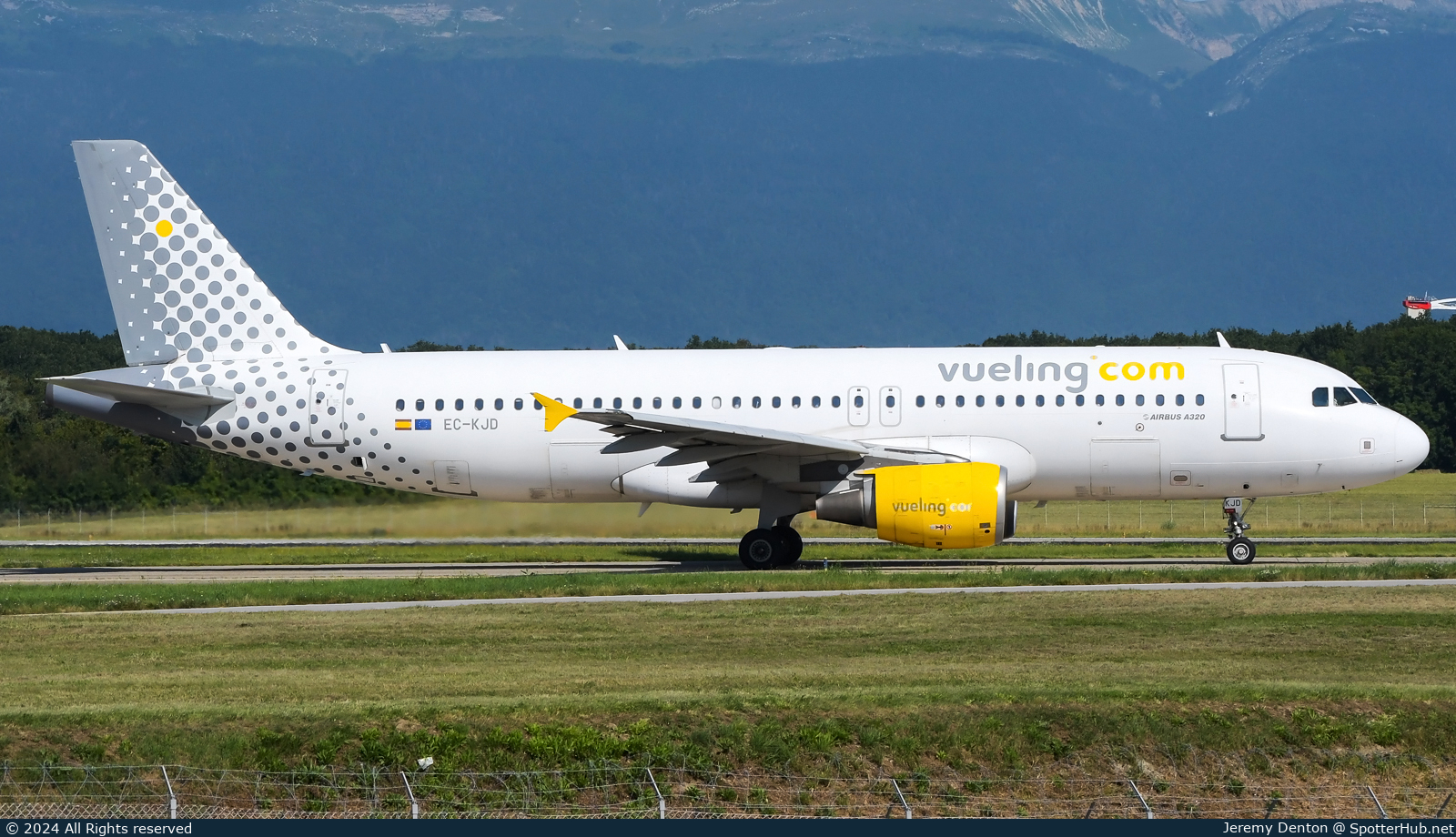 Photo of EC-KJD - Airbus A320-216 operated by Vueling