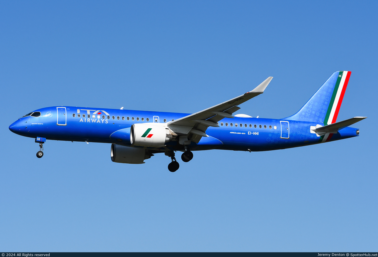 Photo of EI-HHI - Airbus A220-300 operated by ITA Airways