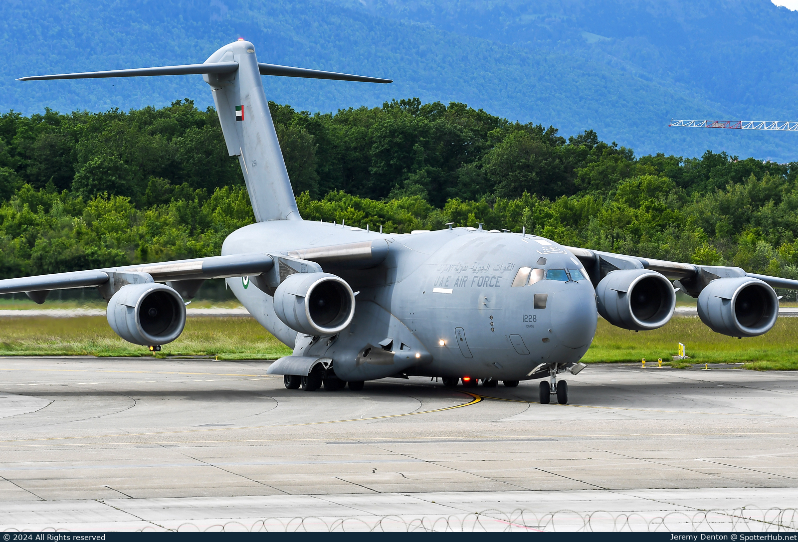 Photo of 1228 - Boeing C-17A Globemaster III operated by United Arab Emirates Air Force