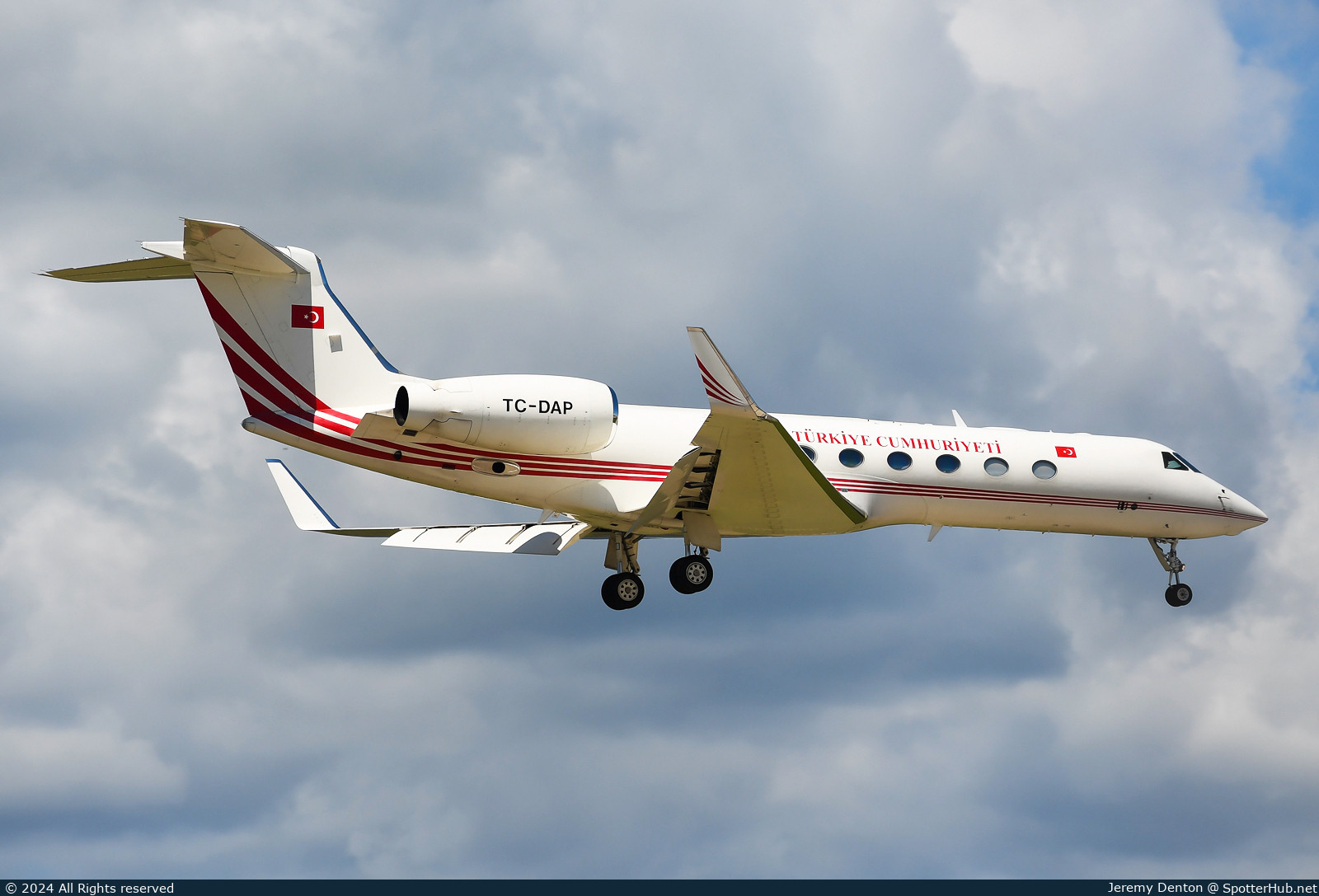 Photo of TC-DAP - Gulfstream GV-SP (G550) operated by Turkish Air Force