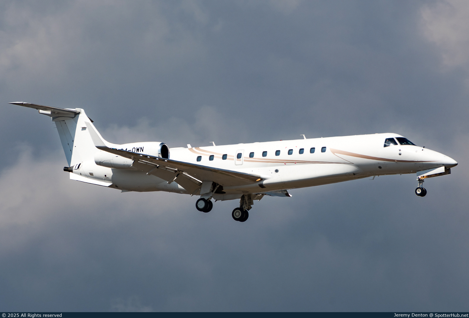 Photo of P4-OWN - Embraer Legacy 650 operated by Avcon Jet