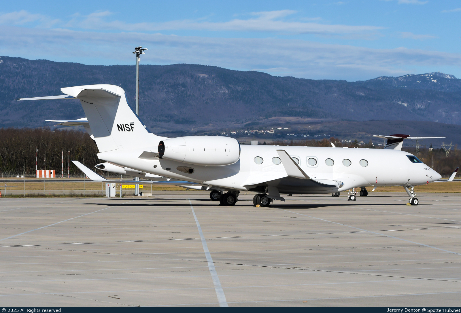 Photo of N1SF - Gulfstream G600 operated by Toyota