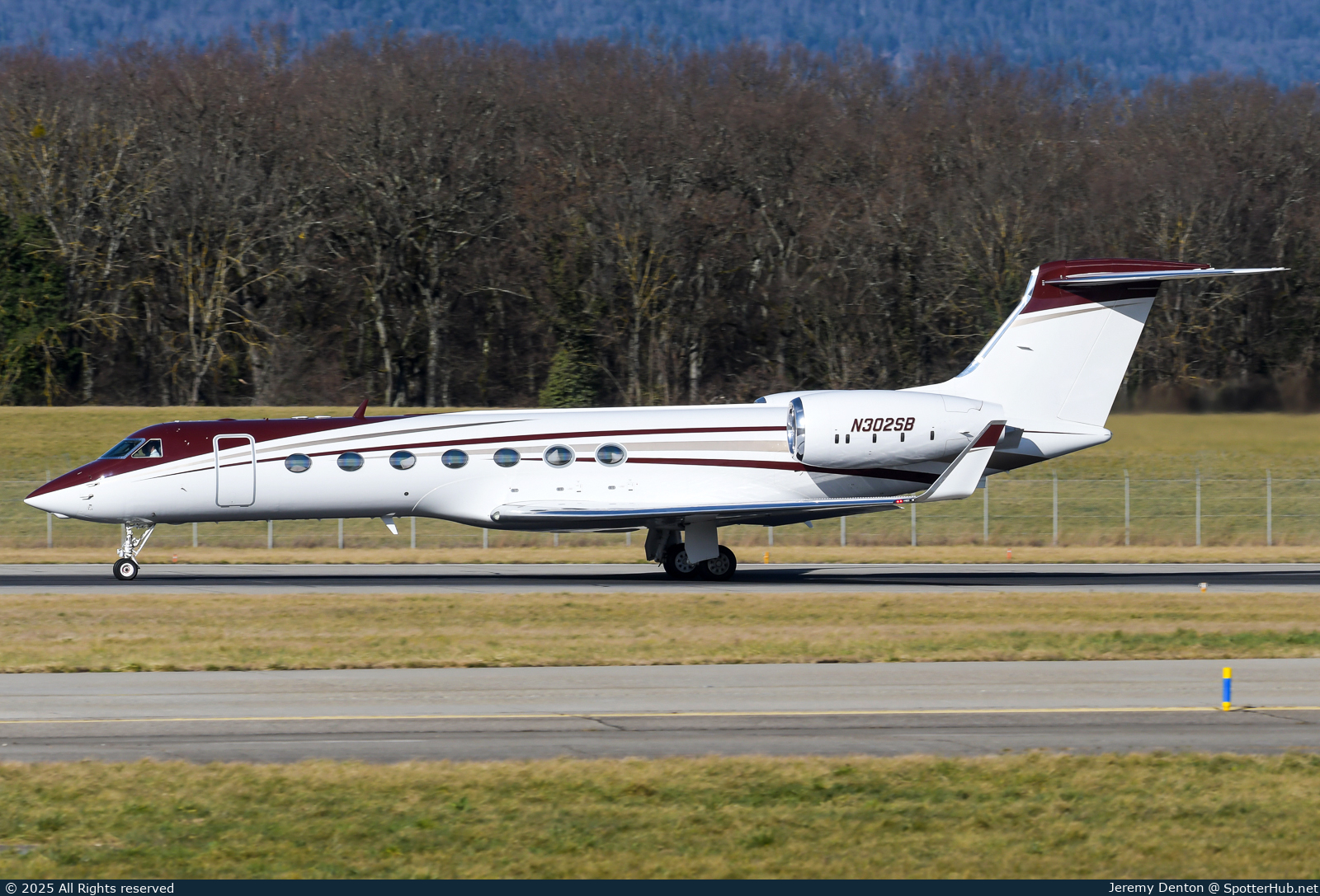 Photo of N302SB - Gulfstream GV-SP (G550) operated by Private