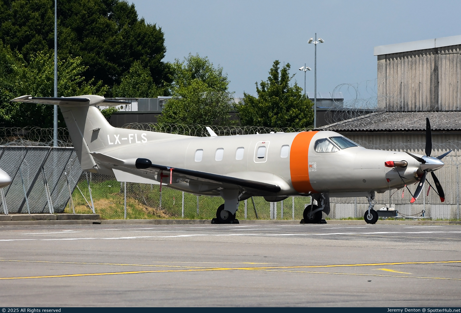 Photo of LX-FLS - Pilatus PC-12 NGX operated by Jetfly Aviation