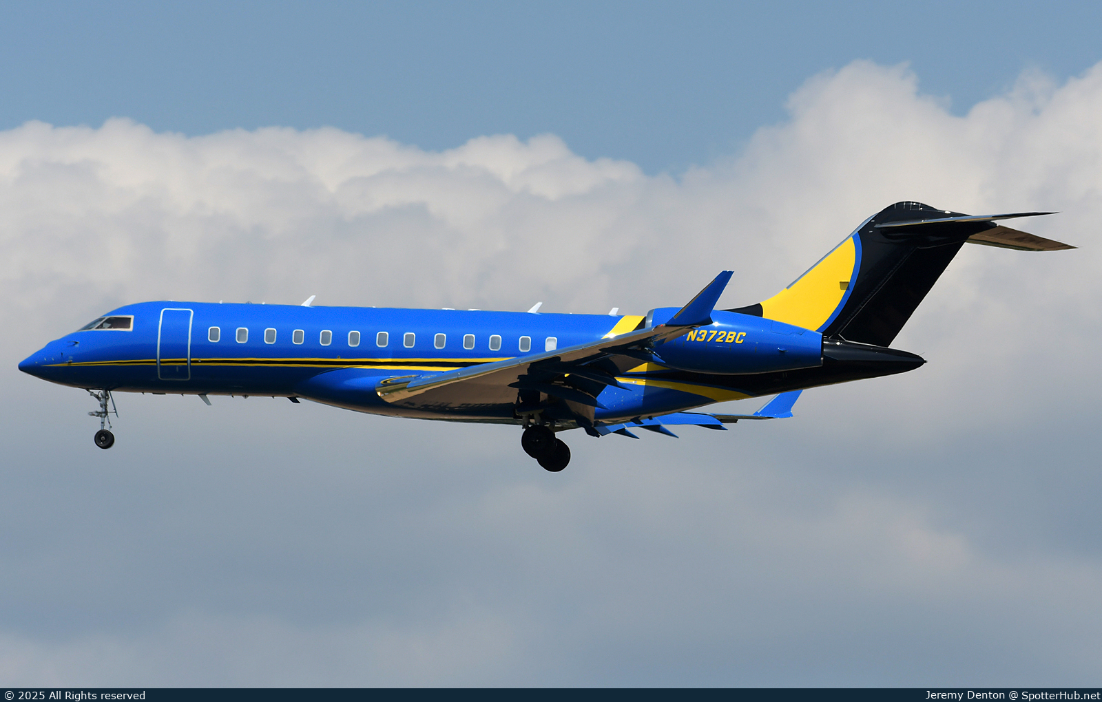 Photo of N372BC - Bombardier Global Express XRS operated by Planet Nine Private Air