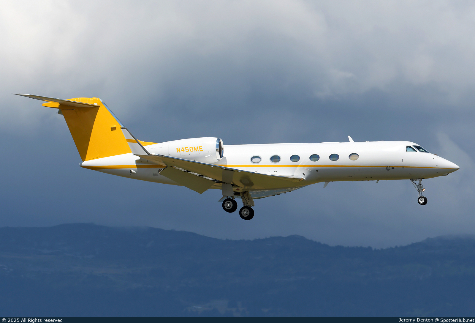 Photo of N450ME - Gulfstream GIV-X (G450) operated by Private