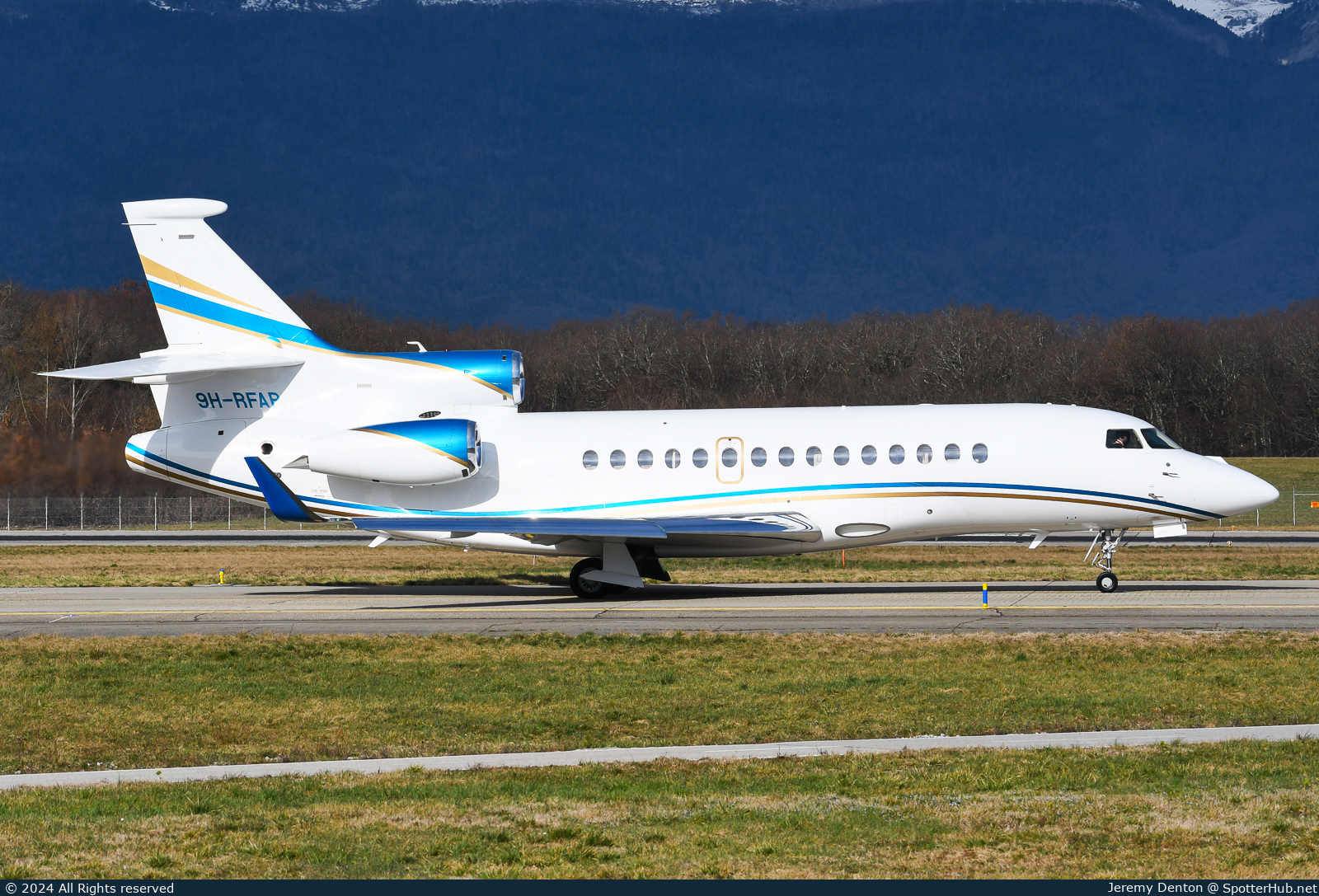 Photo of 9H-RFAP - Dassault Falcon 7X operated by Albinati Aviation