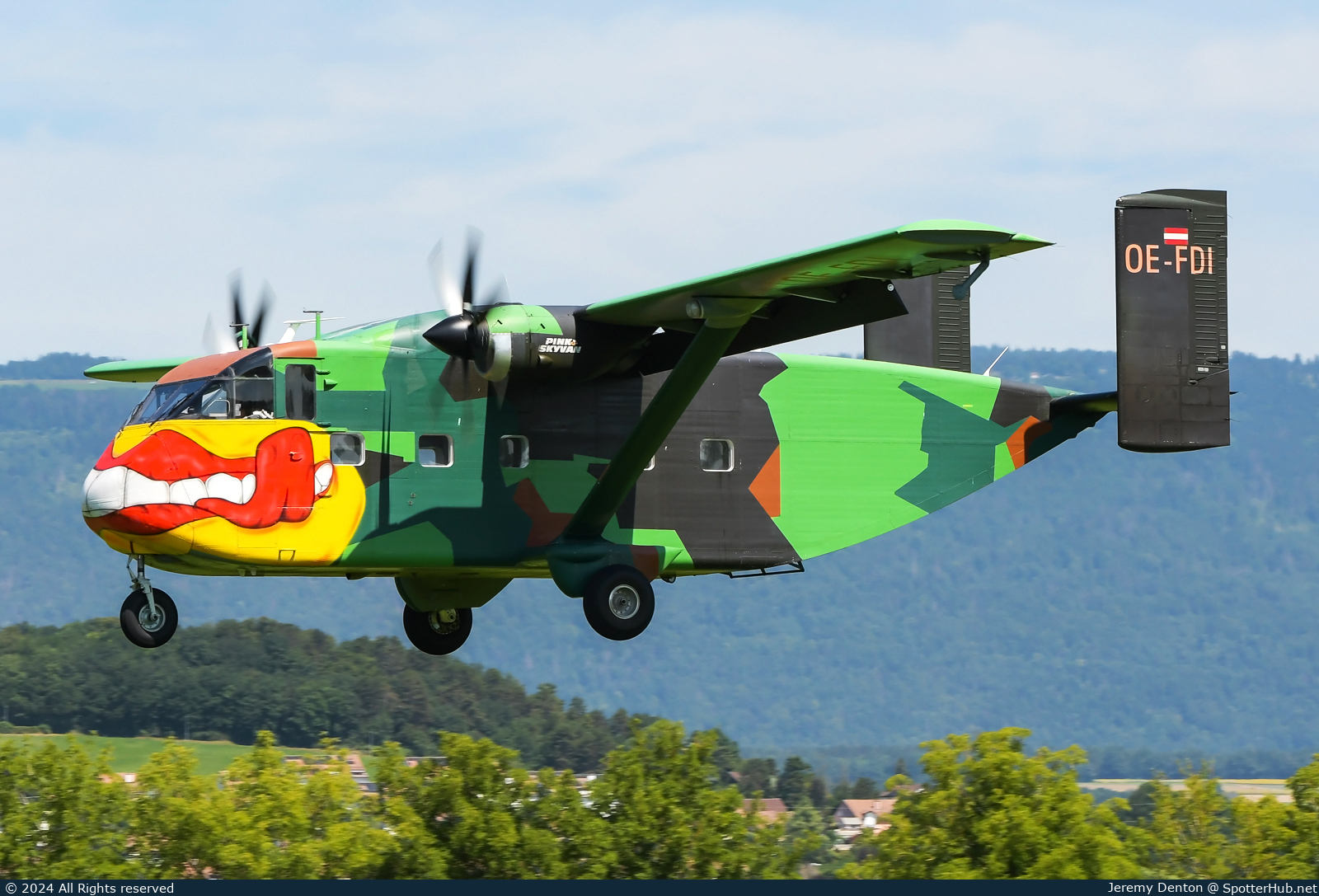 Photo of OE-FDI - Short SC.7 Skyvan 3-100 operated by Pink Aviation