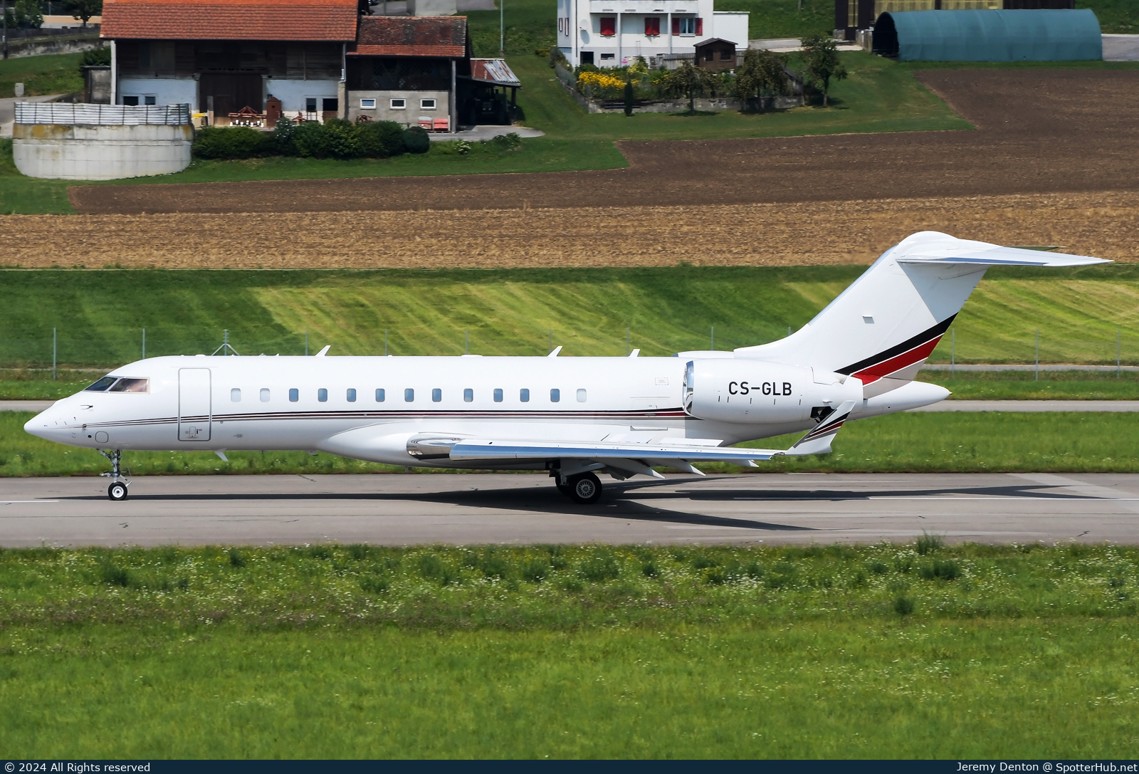 Photo of CS-GLB - Bombardier Global 6000 operated by NetJets Europe