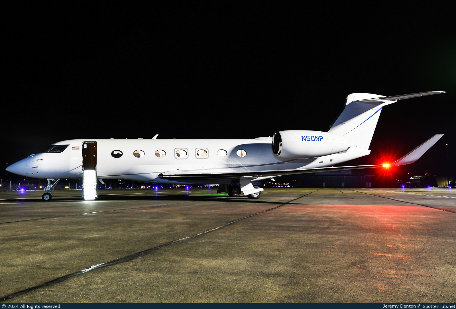 Photo of N50NP - Gulfstream G500 operated by Nestlé