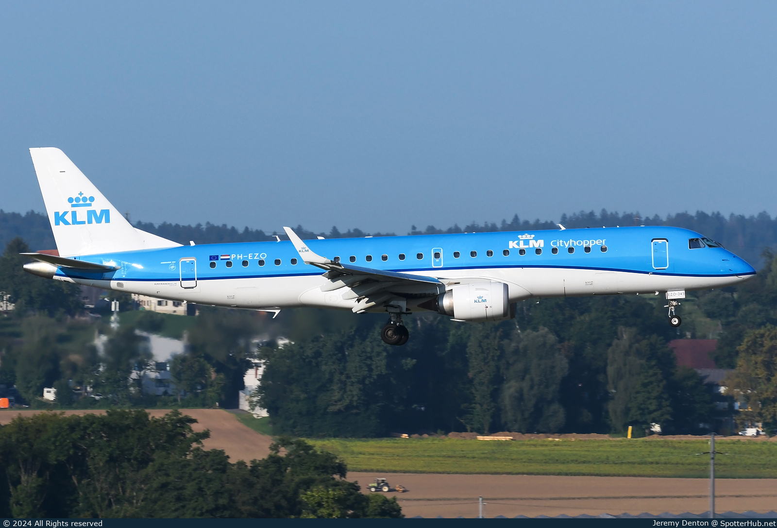 Photo of PH-EZO - Embraer ERJ-190STD operated by KLM Cityhopper