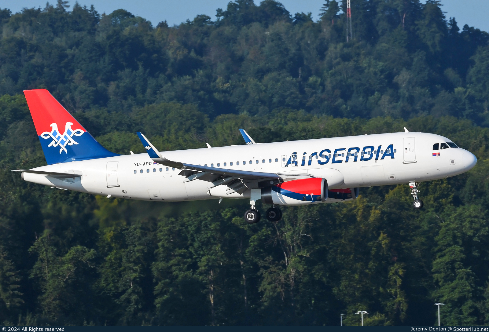 Photo of YU-APO - Airbus A320-232 operated by Air Serbia