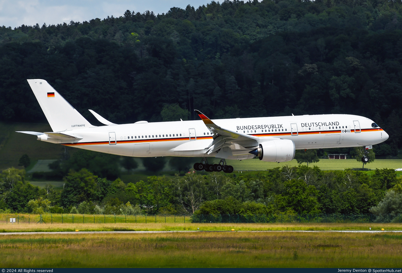 Photo of 10+02 - Airbus A350-941(CJ) operated by German Air Force