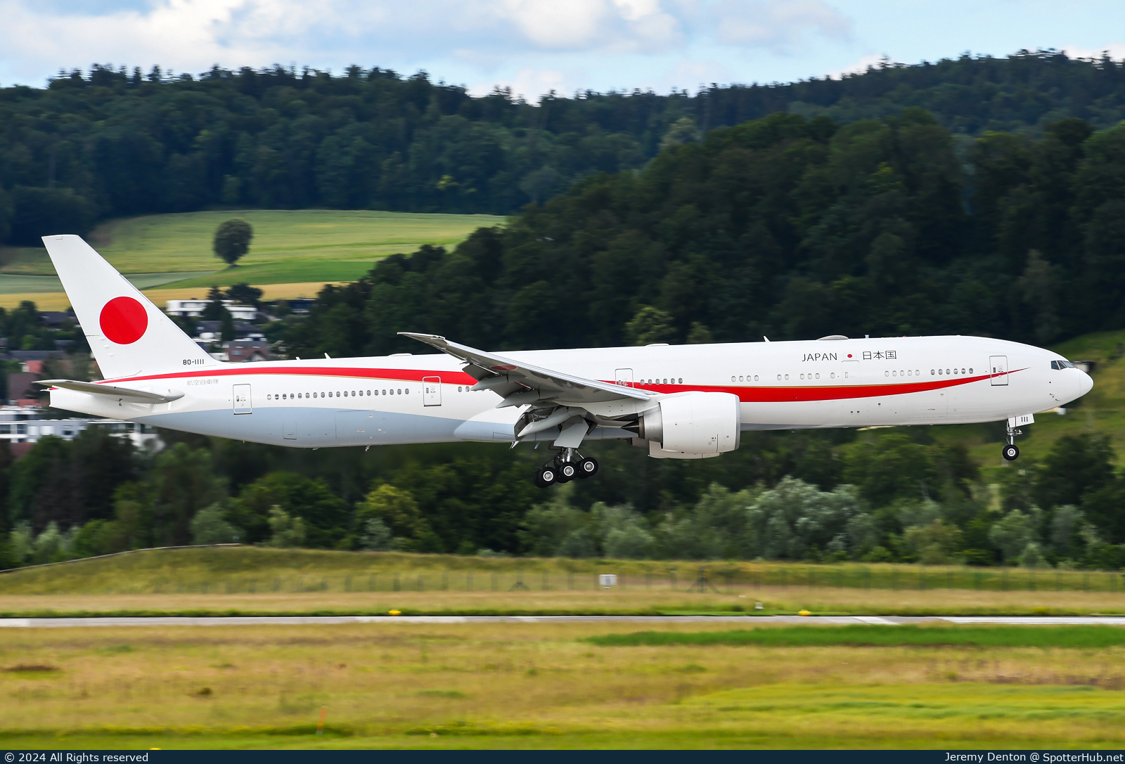 Photo of 80-1111 - Boeing 777-3SB(ER) operated by Japan Air Self-Defense Force