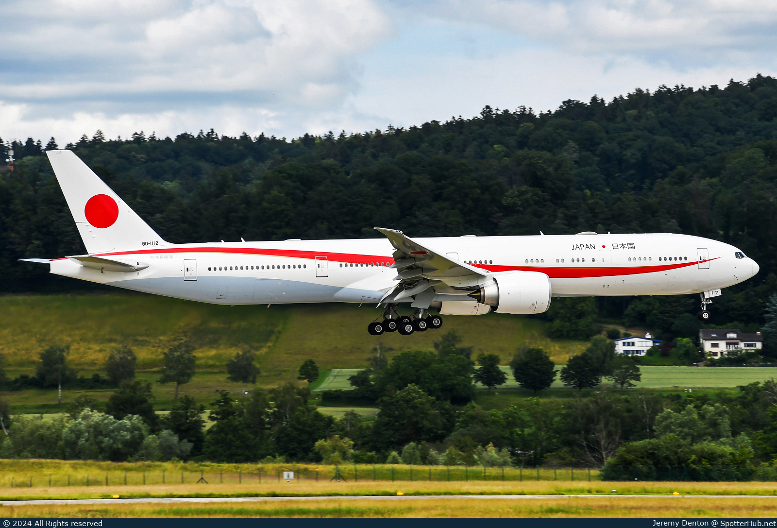 Photo of 80-1112 - Boeing 777-3SB(ER) operated by Japan Air Self-Defense Force