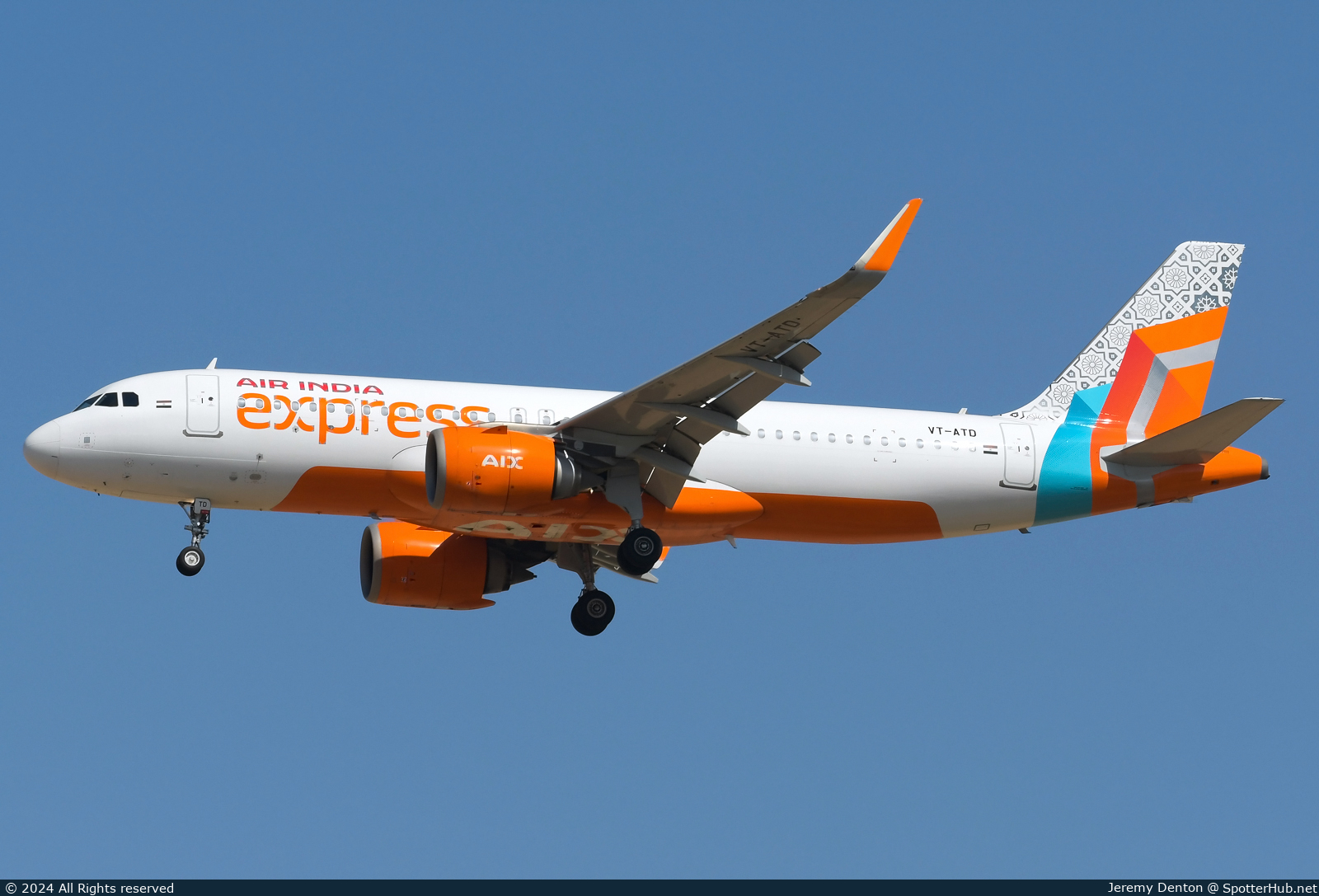 Photo of VT-ATD - Airbus A320-251N operated by Air India Express