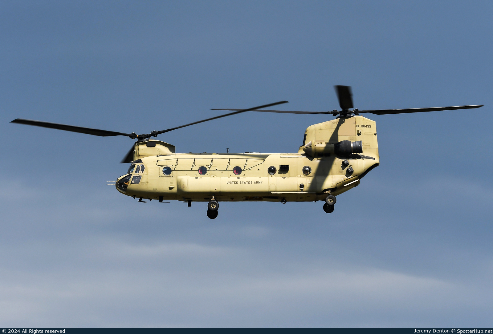 Photo of 13-08435 - Boeing Vertol CH-47F Chinook operated by US Army
