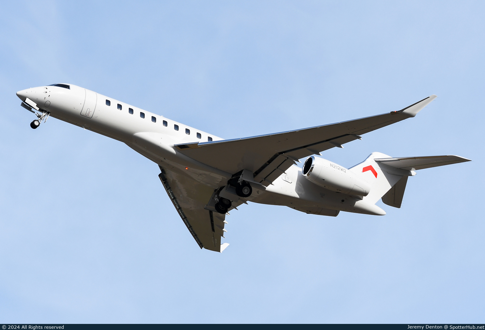 Photo of N212WQ - Bombardier Global 7500 operated by MidFirst Bank