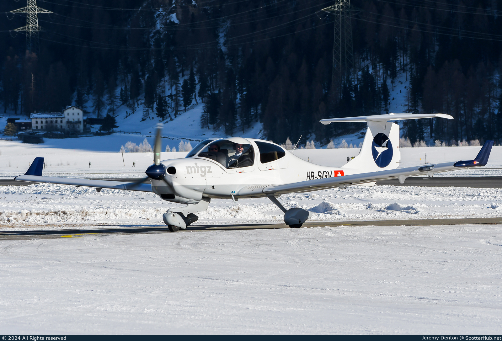 Photo of HB-SGV - Diamond DA40 NG Diamond Star operated by Motorfluggruppe Zürich