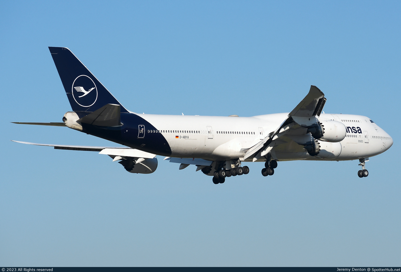 Photo of D-ABYA - Boeing 747-830 operated by Lufthansa