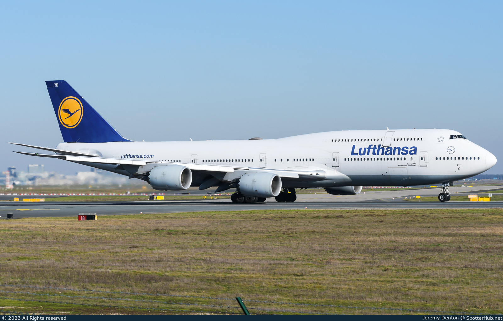 Photo of D-ABYD - Boeing 747-830 operated by Lufthansa