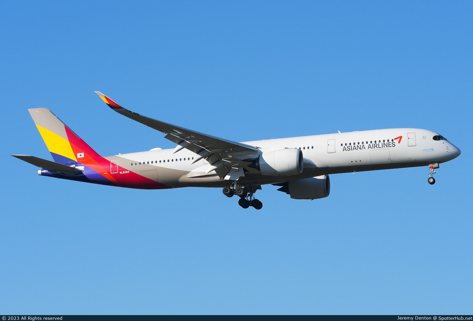 Photo of HL8383 - Airbus A350-941 operated by Asiana Airlines