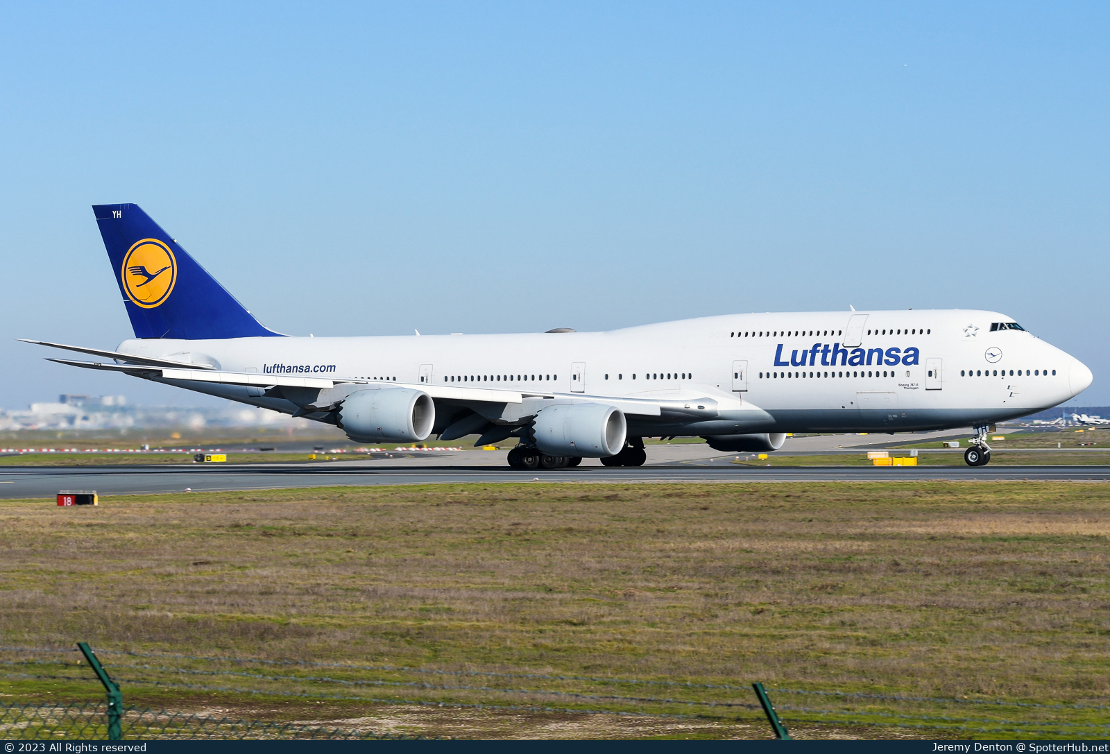 Photo of D-ABYH - Boeing 747-830 operated by Lufthansa
