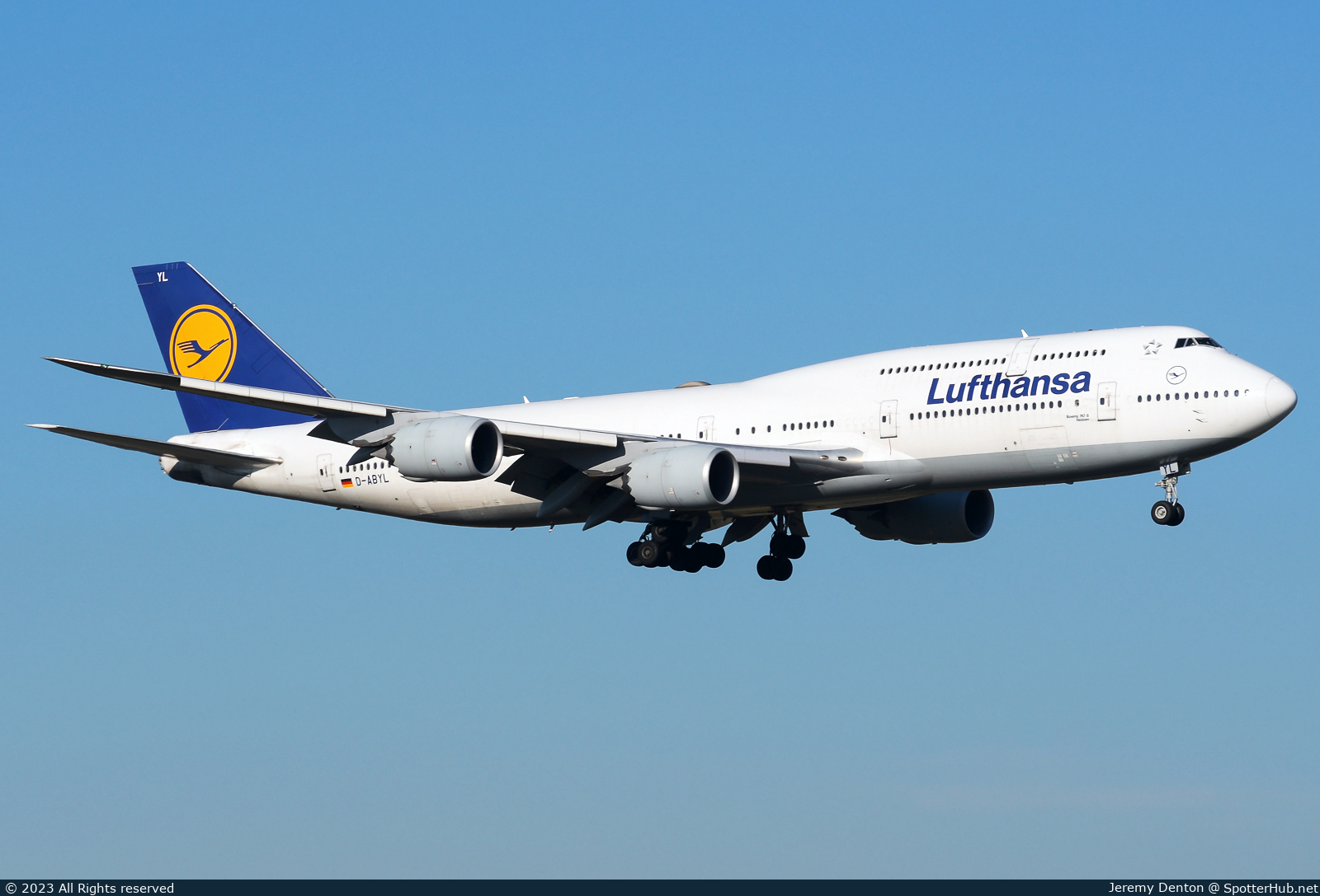 Photo of D-ABYL - Boeing 747-830 operated by Lufthansa