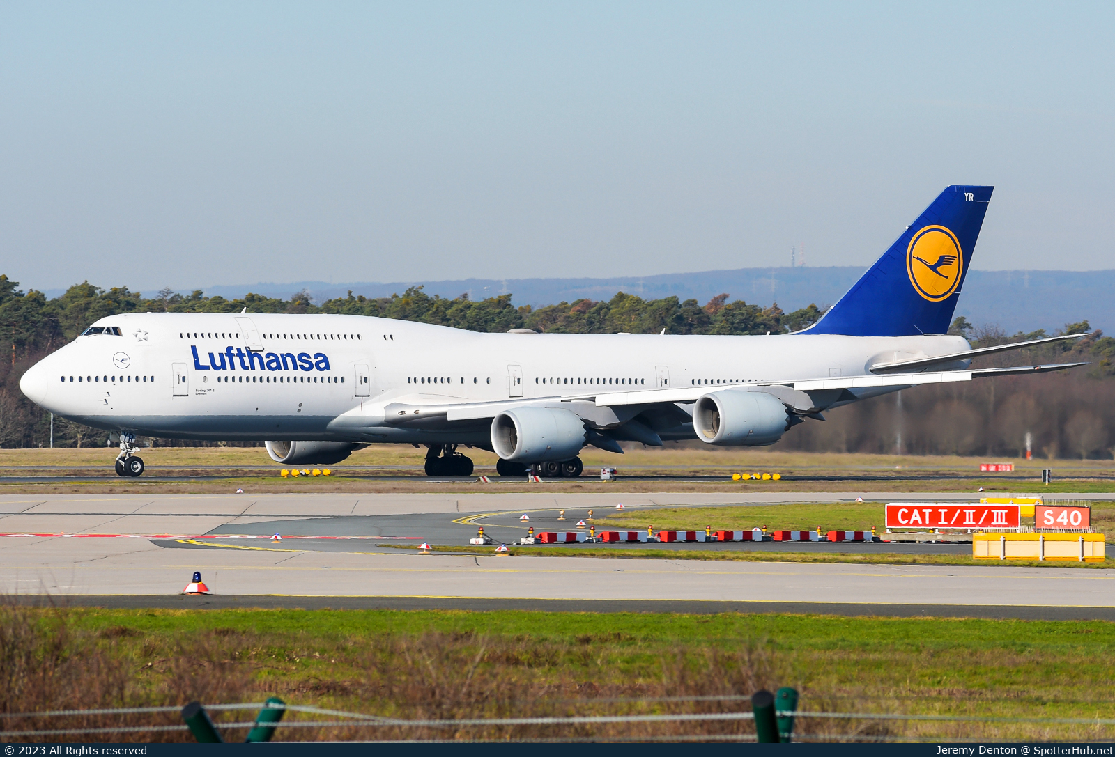Photo of D-ABYR - Boeing 747-830 operated by Lufthansa