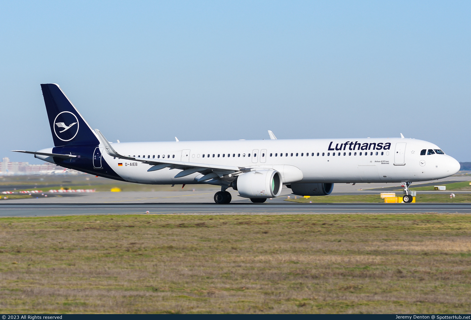 Photo of D-AIEB - Airbus A321-271NX operated by Lufthansa