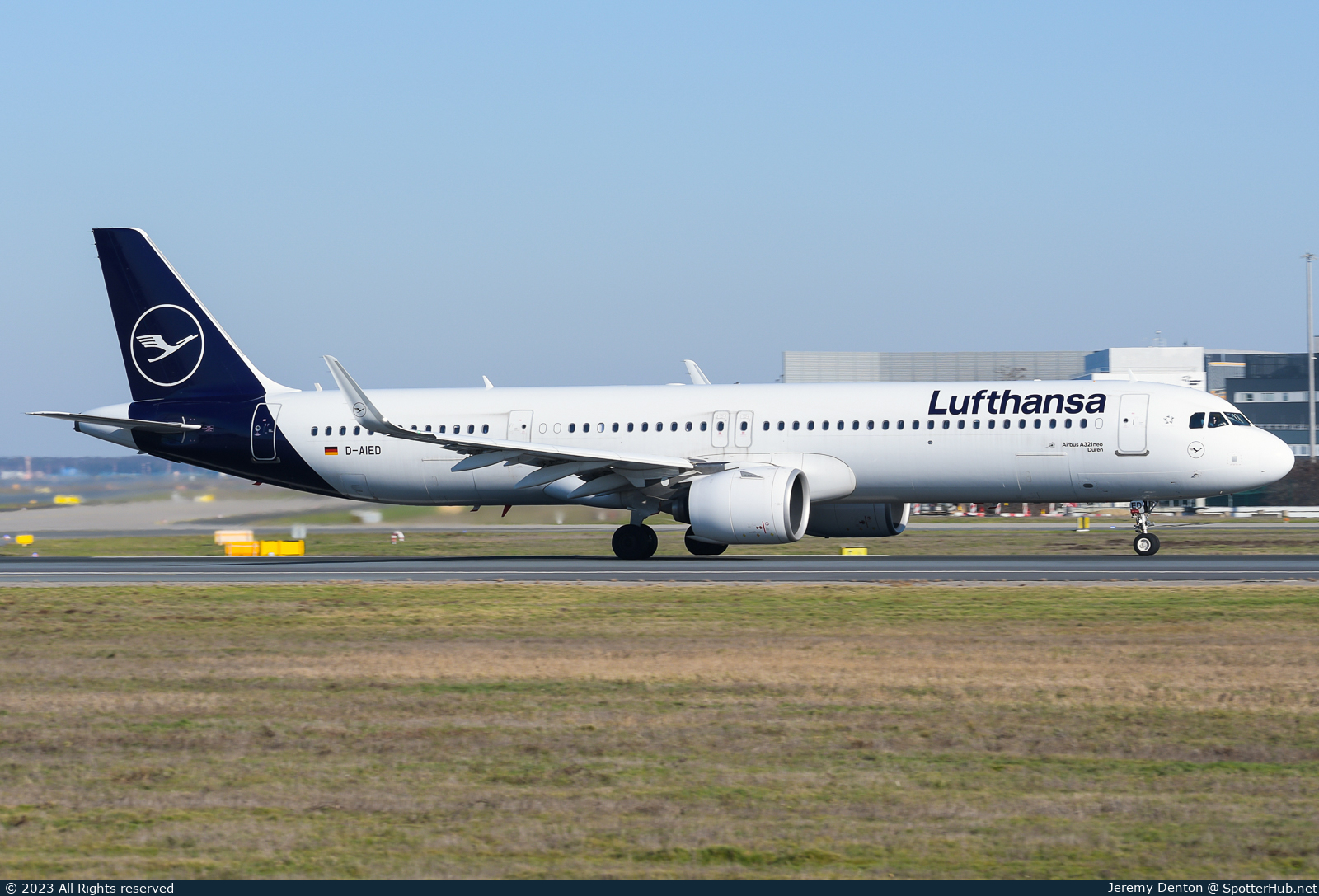 Photo of D-AIED - Airbus A321-271NX operated by Lufthansa