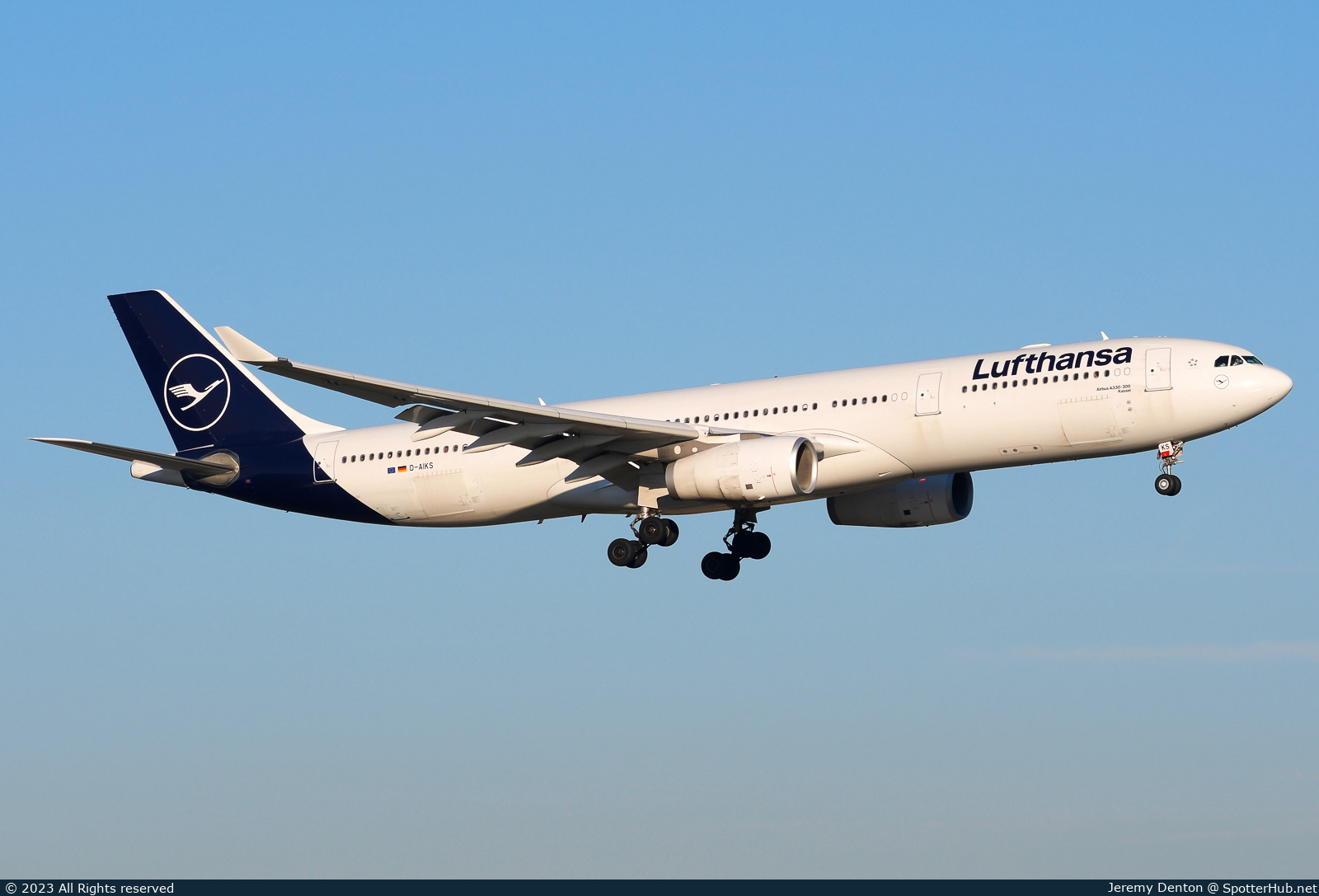 Photo of D-AIKS - Airbus A330-343 operated by Lufthansa