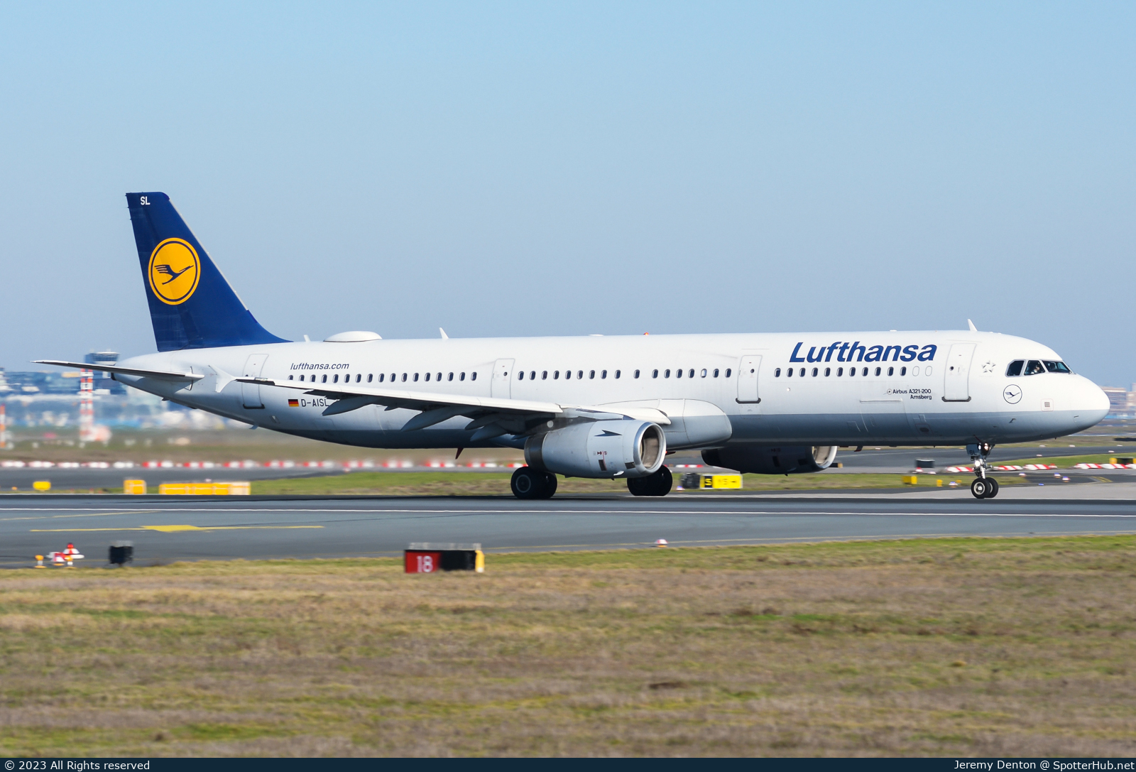 Photo of D-AISL - Airbus A321-231 operated by Lufthansa