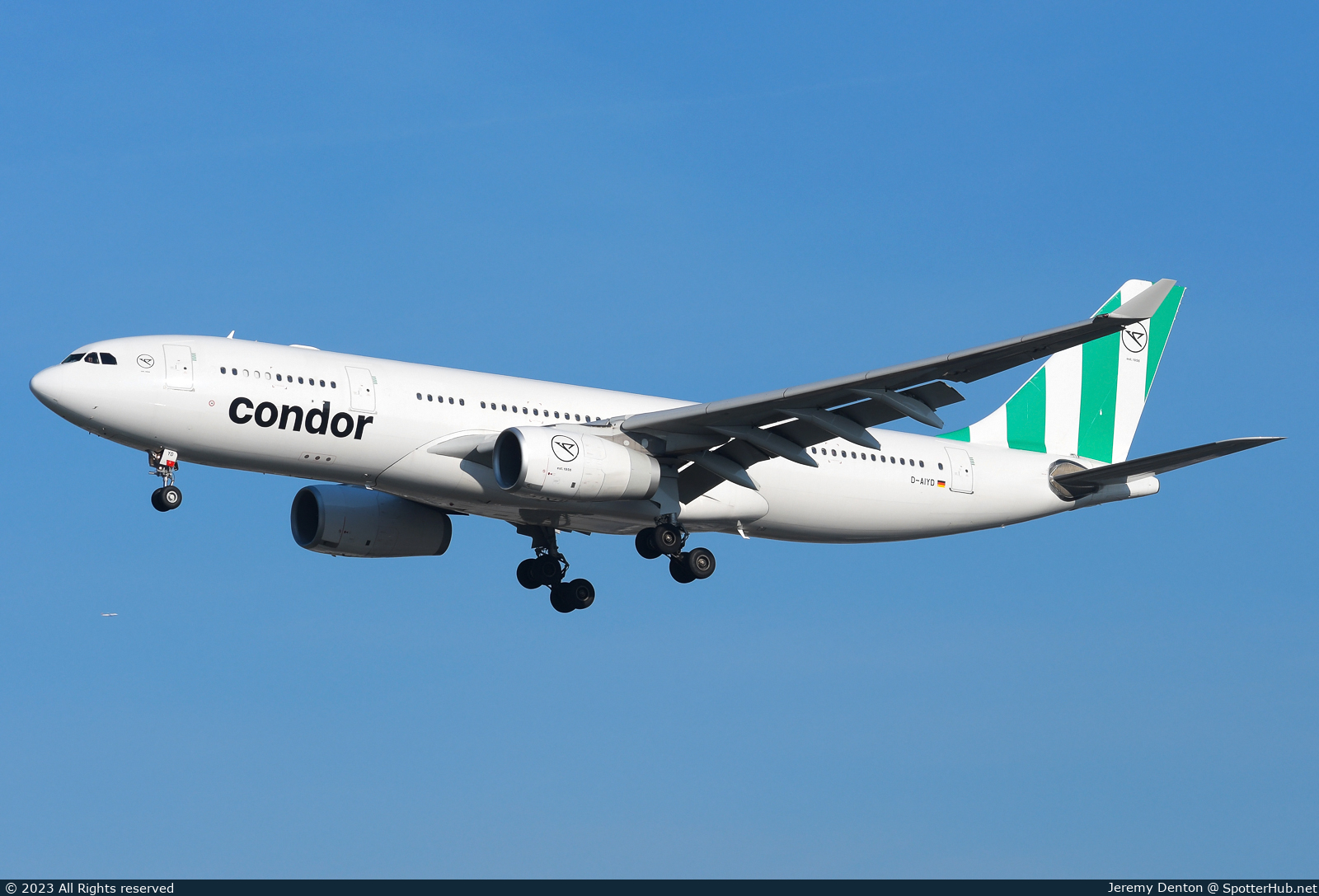 Photo of D-AIYD - Airbus A330-243 operated by Condor