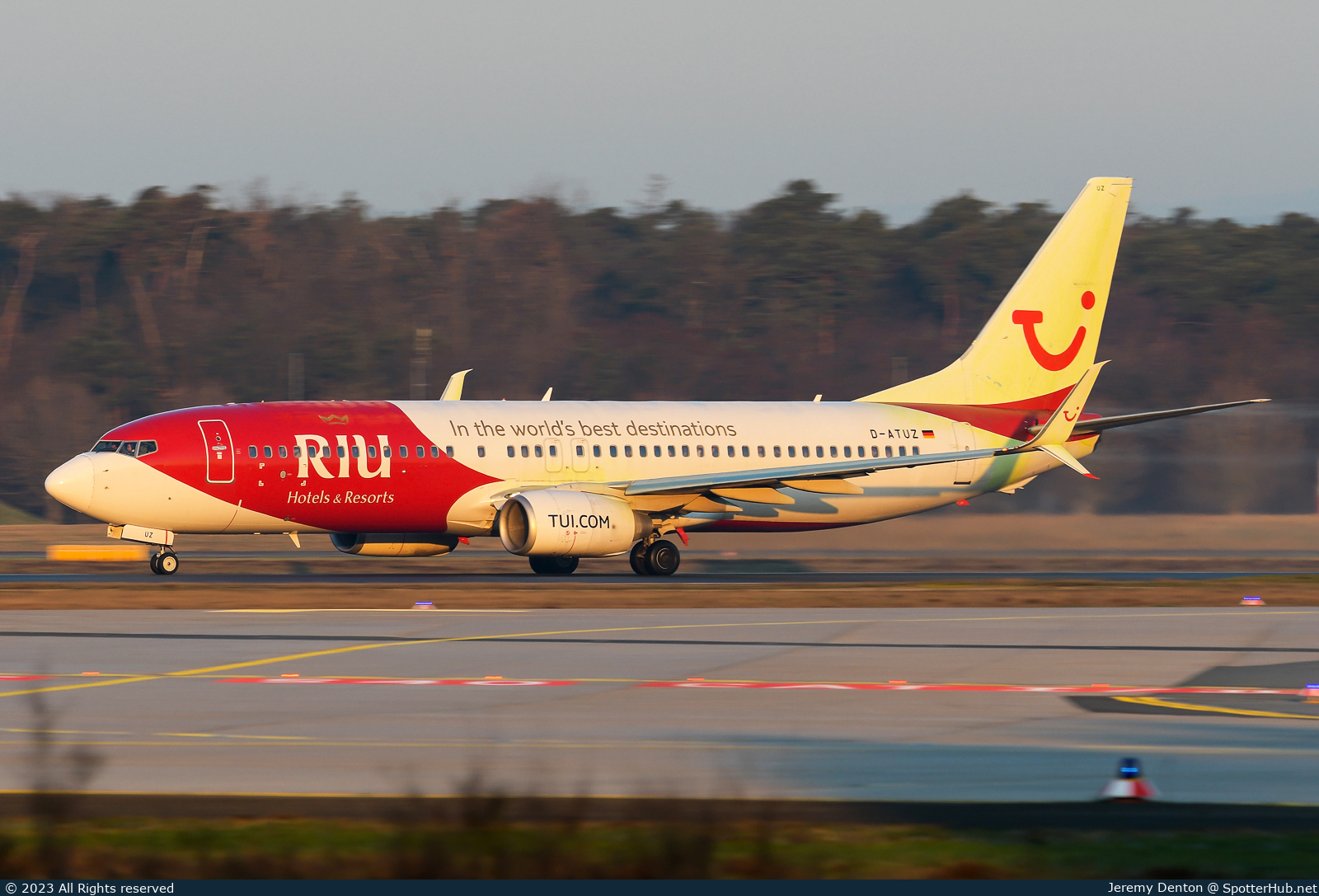 Photo of D-ATUZ - Boeing 737-8K5 operated by TUIfly